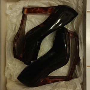 Jessica Simpson sz 8 platform Black patent leather heels.